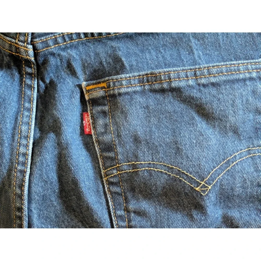 Levis 501 Jeans Mens 34x32 Blue Button Fly Denim Pants Cowboy Classic